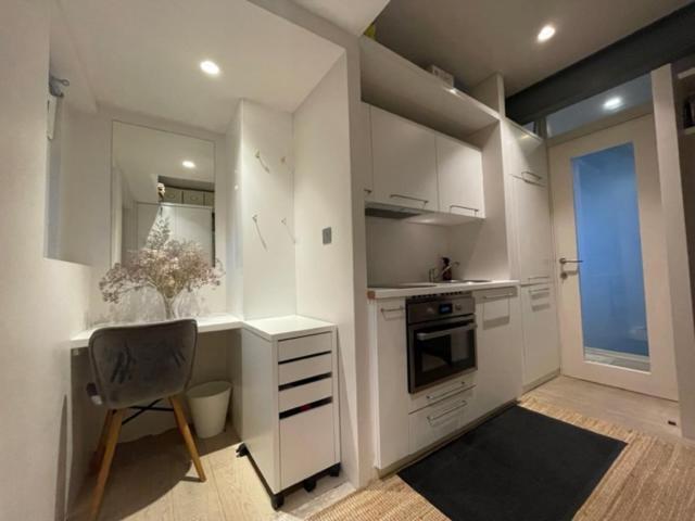Апартаменты Modern Self-contained Ground And Basement Лондон