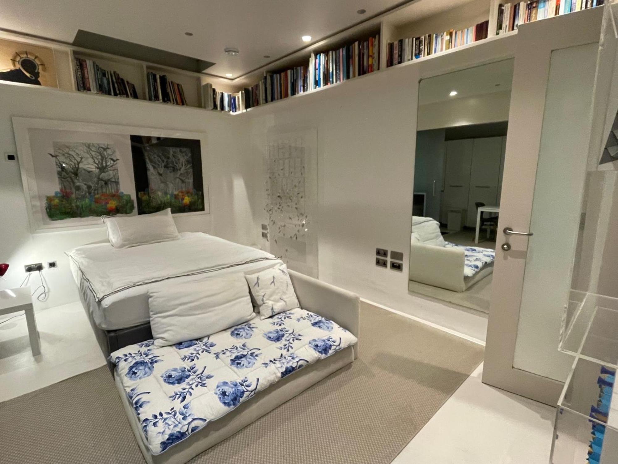 Modern Self-contained Ground And Basement Апартаменты *